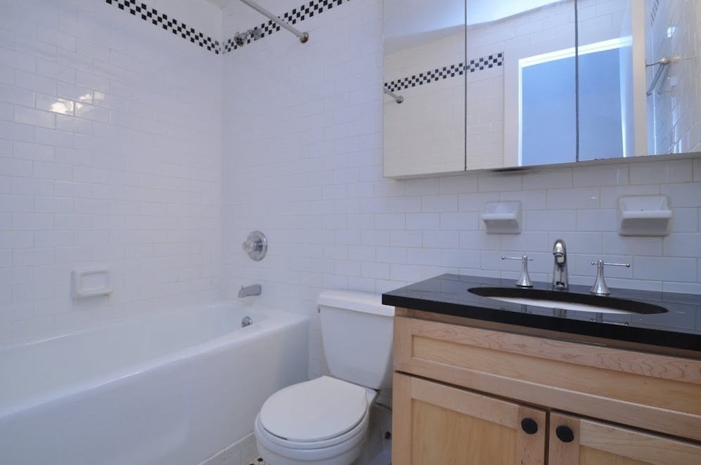 122 East 27th Street - Photo 1