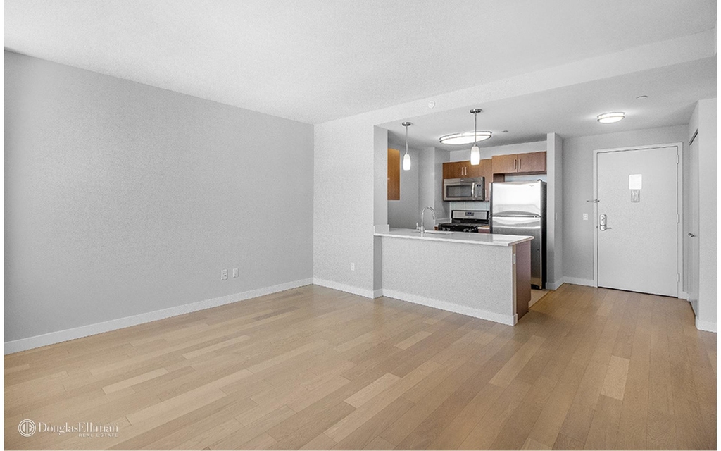 282 Eleventh Avenue - Photo 1