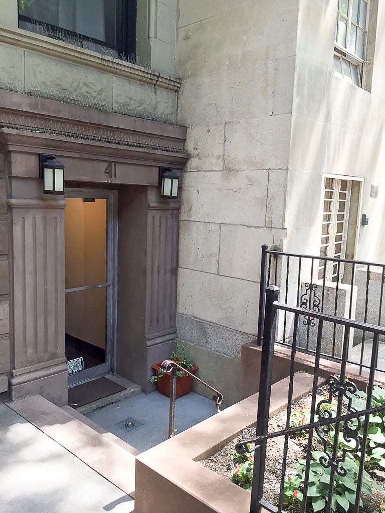 West 90th Street - Photo 8