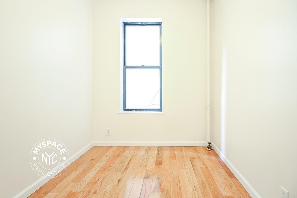 244 Roebling Street - Photo 4