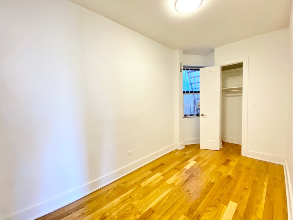 466 West 151st Street - Photo 6