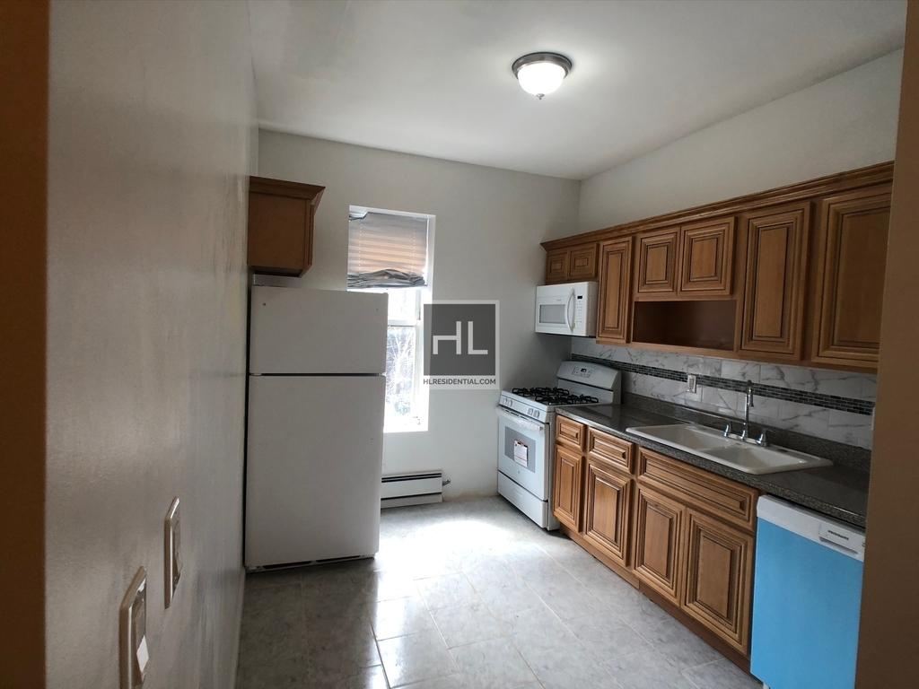 1392 Lincoln Place - Photo 1