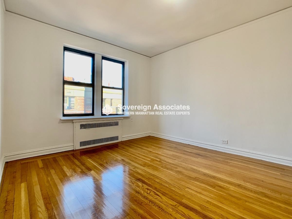 3240 Henry Hudson Parkway East - Photo 3