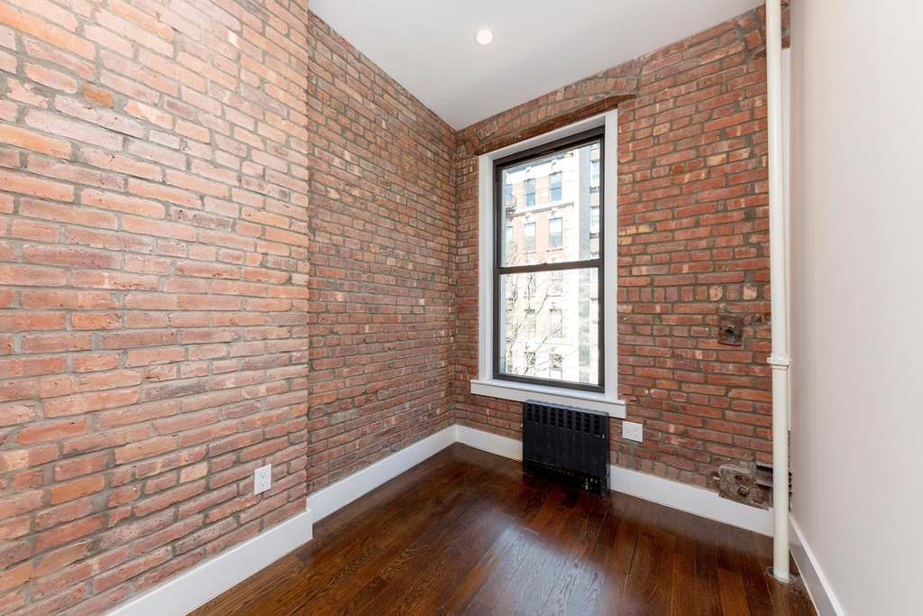 244 West 22nd St - Photo 1