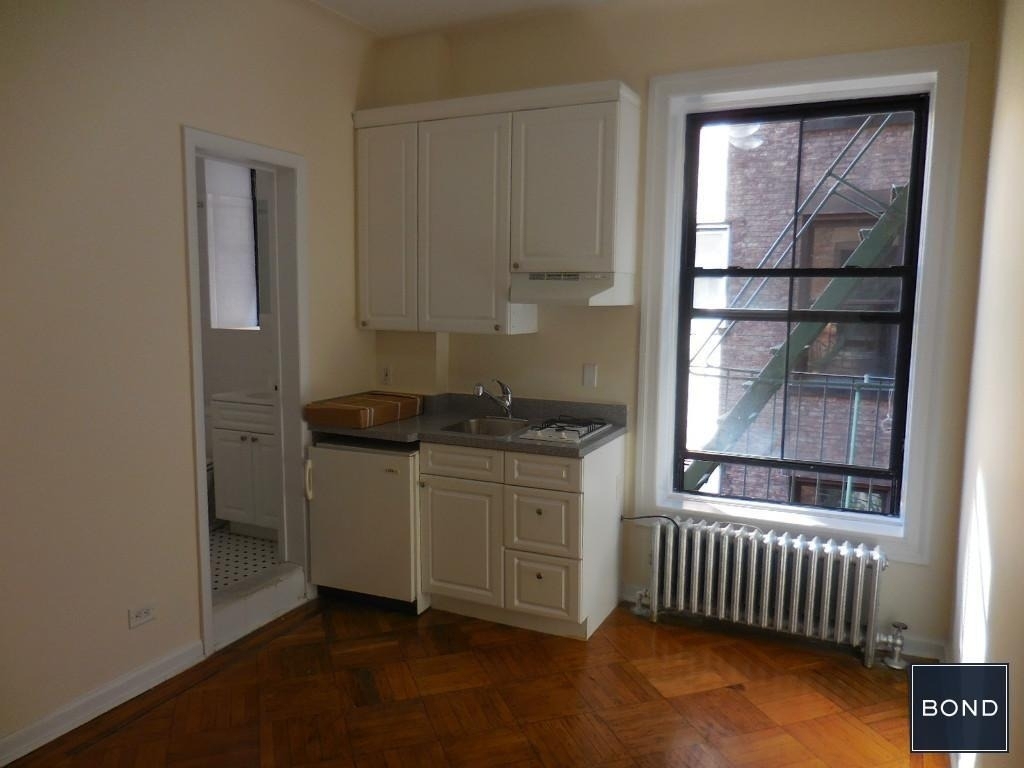 WEST 72ND STREET - Photo 4