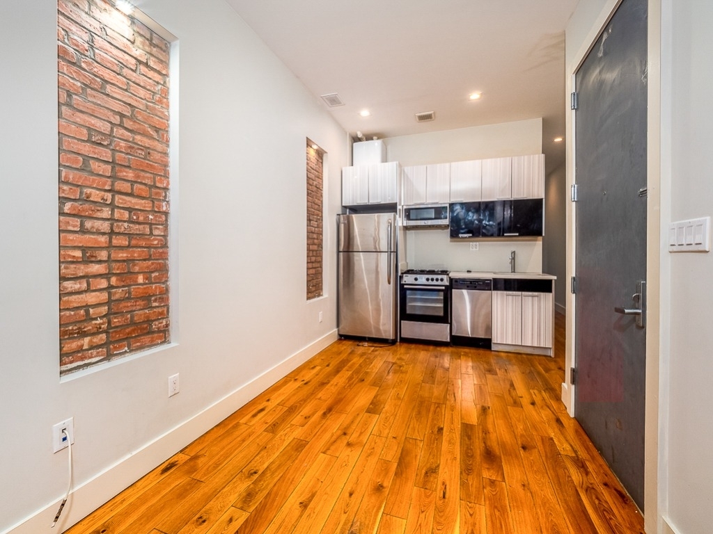 1468 Bushwick Ave - Photo 1