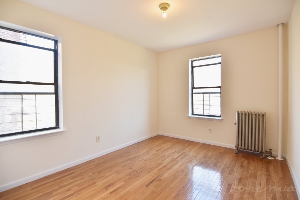 577 Isham Street - Photo 3