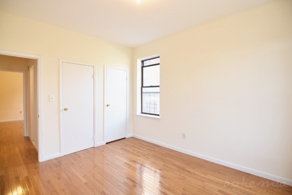 577 Isham Street - Photo 4