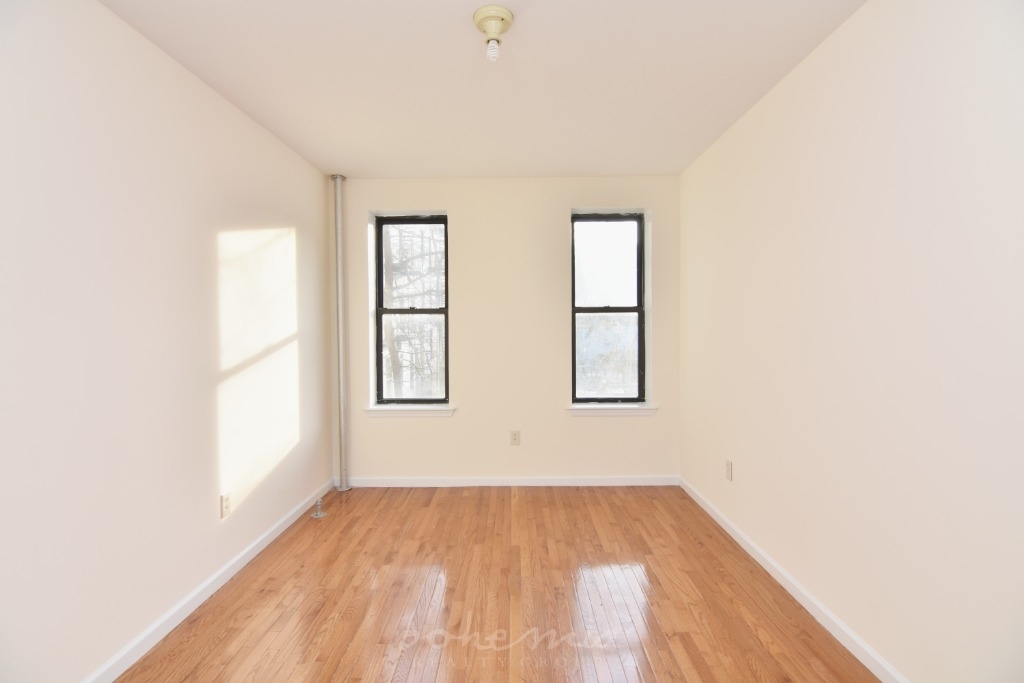 4500 Broadway - Photo 3