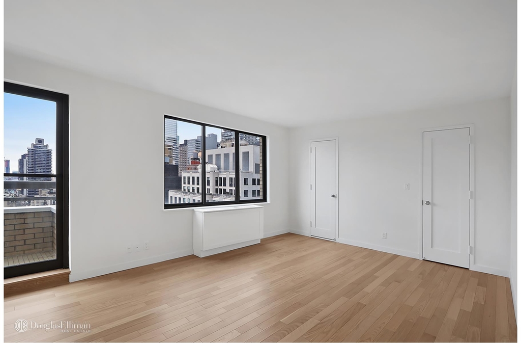 800 Fifth Avenue - Photo 1