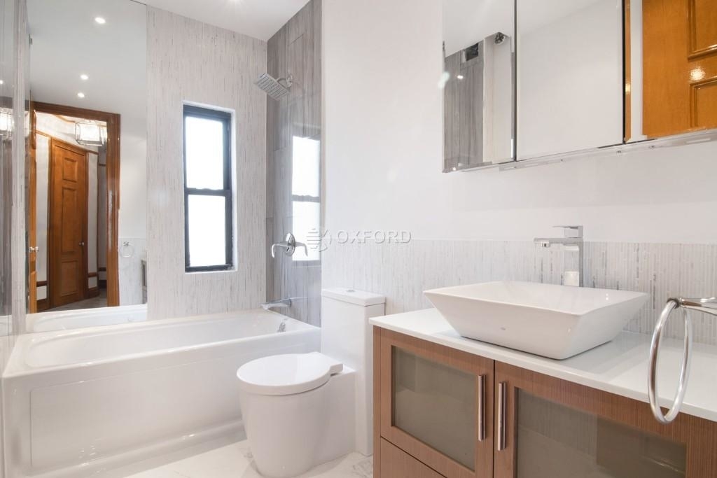 575 West End Avenue - Photo 2