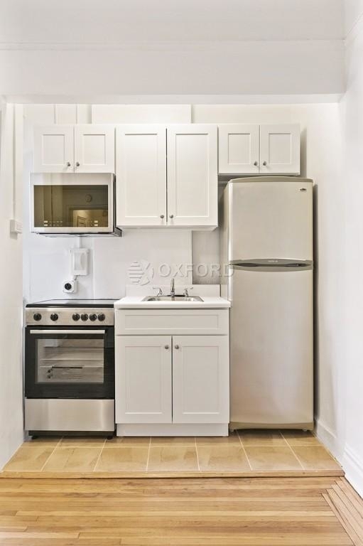 225 West 23rd Street - Photo 4