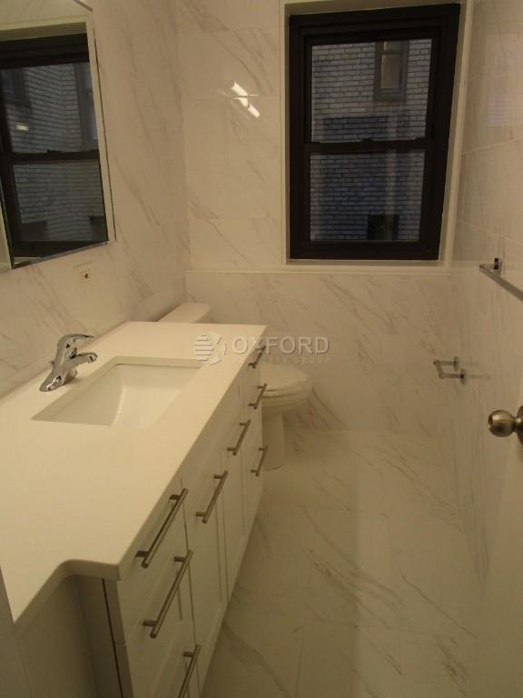 East 55th Street - Photo 18