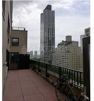 East 47th Street - Photo 8