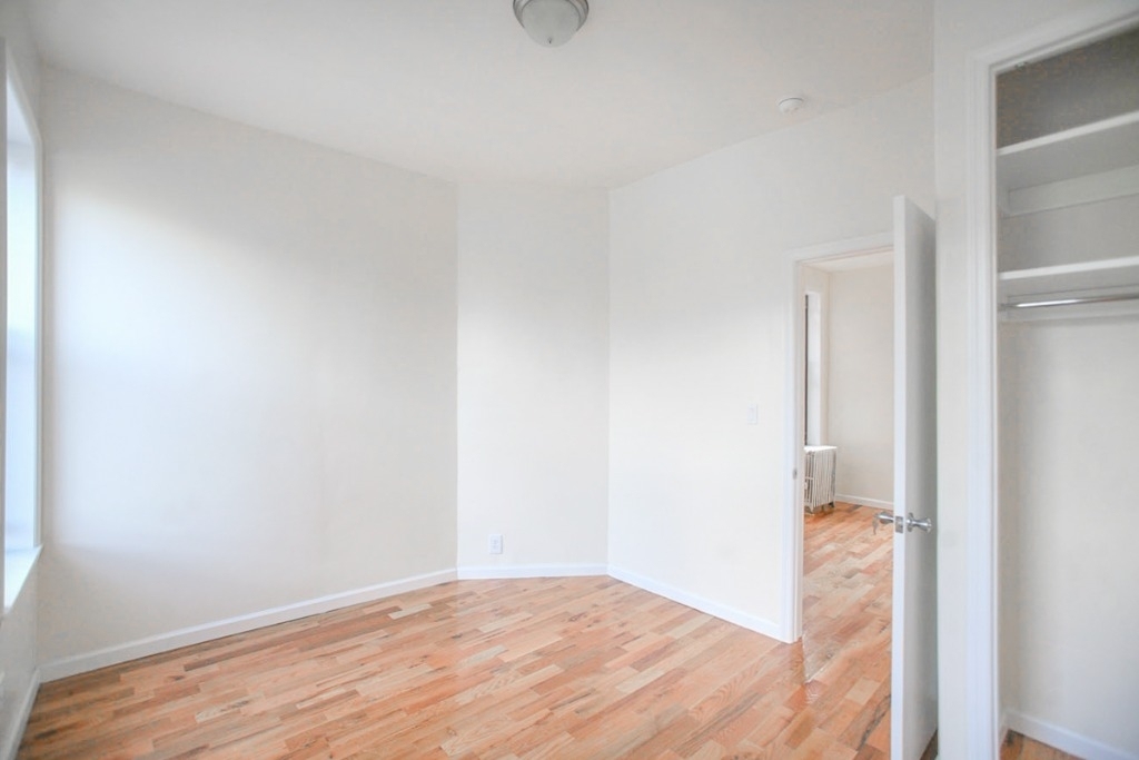 244 Roebling - Photo 1