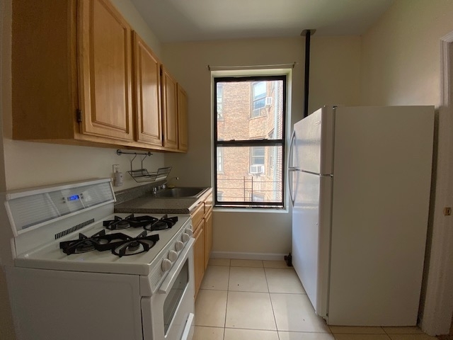 244 Roebling Street - Photo 2