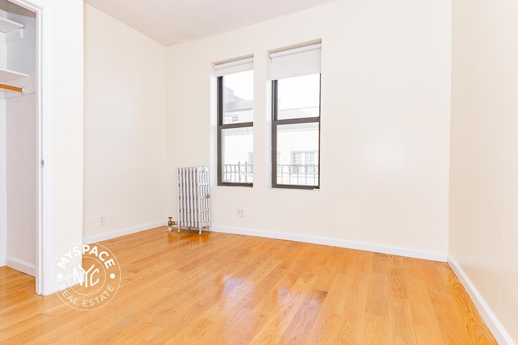 244 Roebling Street - Photo 6