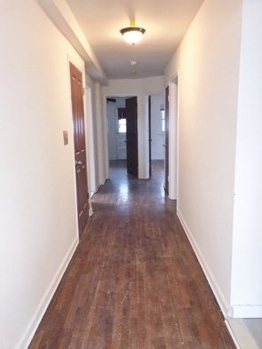 21-20 Hoyt Avenue South - Photo 4