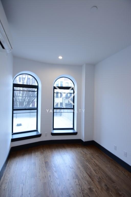 812 St Johns Place - Photo 9