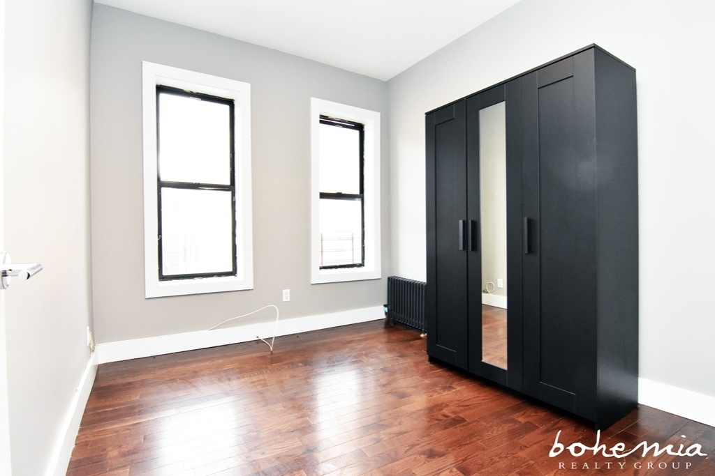 498 West 159th St - Photo 5