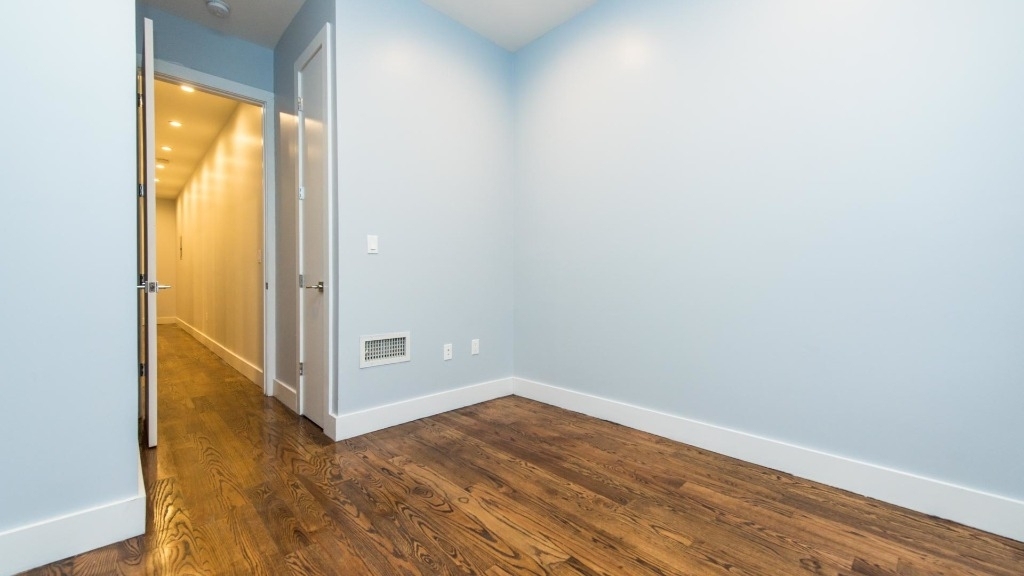 Contact Listing Agent For Full Address, Linden St, Queens, NY, 11385 - Photo 5