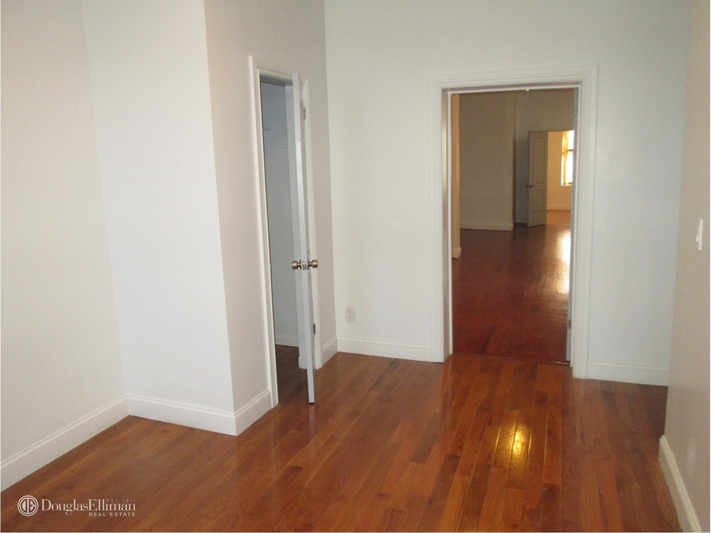 2186 Fulton St - Photo 8