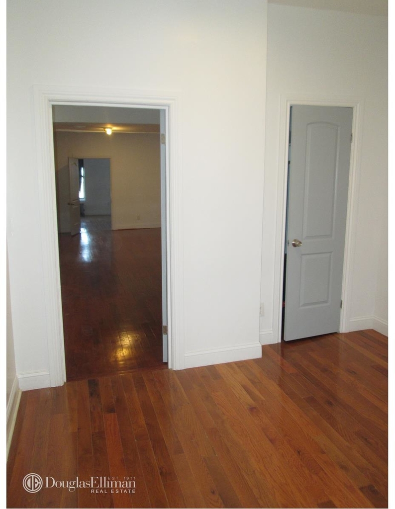 2186 Fulton St - Photo 10