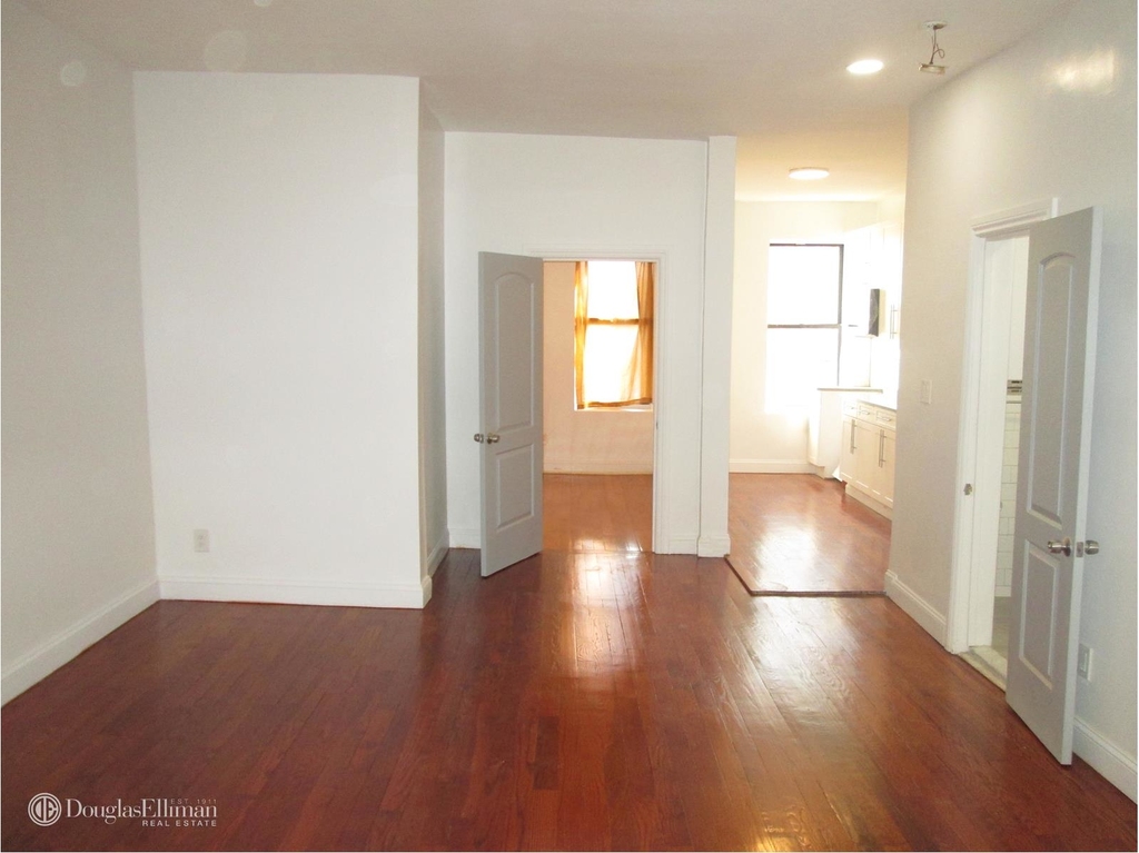 2186 Fulton St - Photo 2