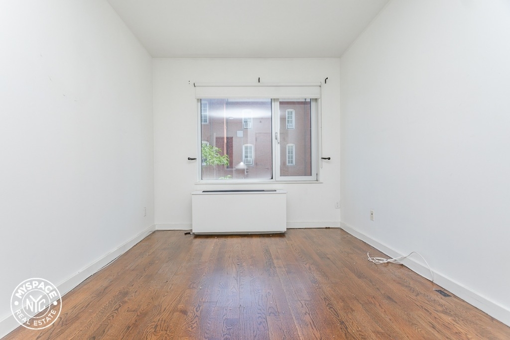 1209 DeKalb Ave  - Photo 5