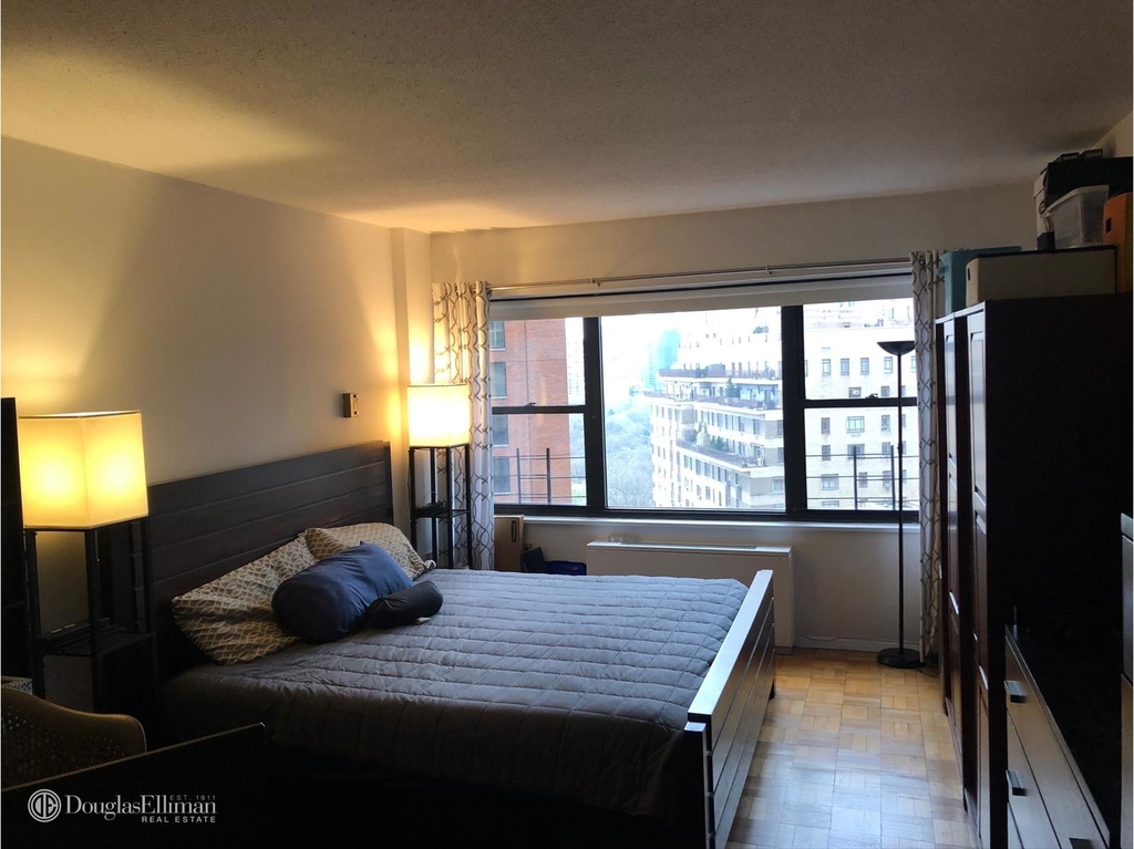 20 West 64th St - Photo 8