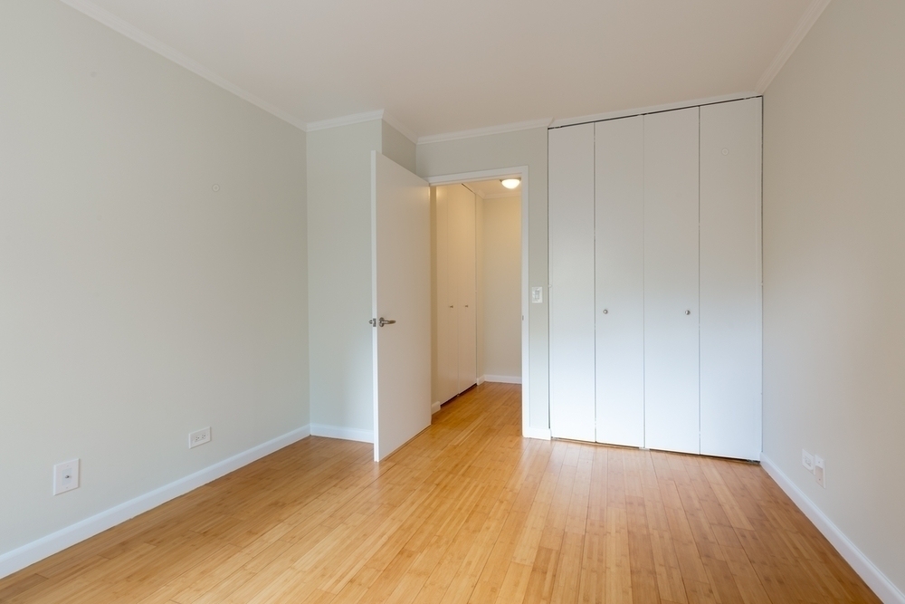 235 West 48th Street - Photo 7