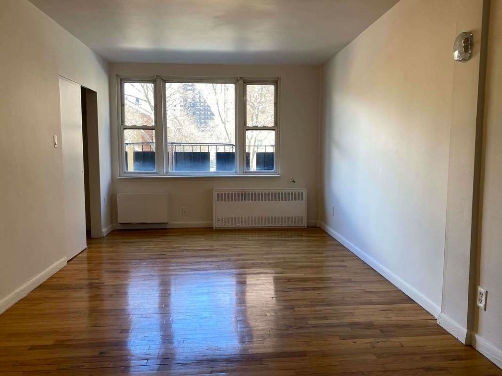 260 West 27th Street  - Photo 2