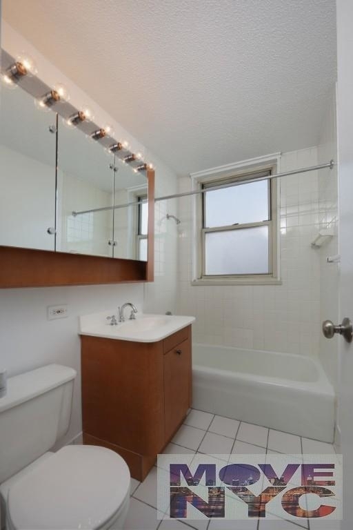 166 East 34th Street - Photo 1