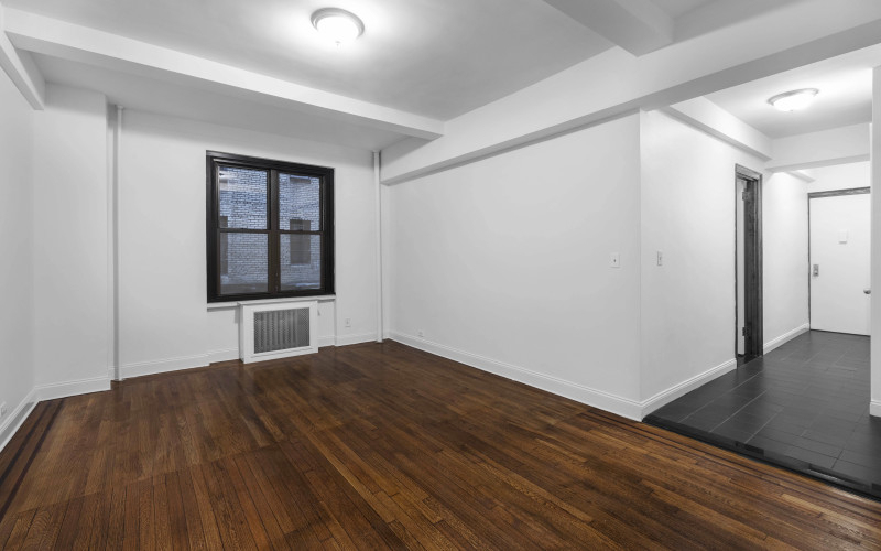 West 23 - Photo 1