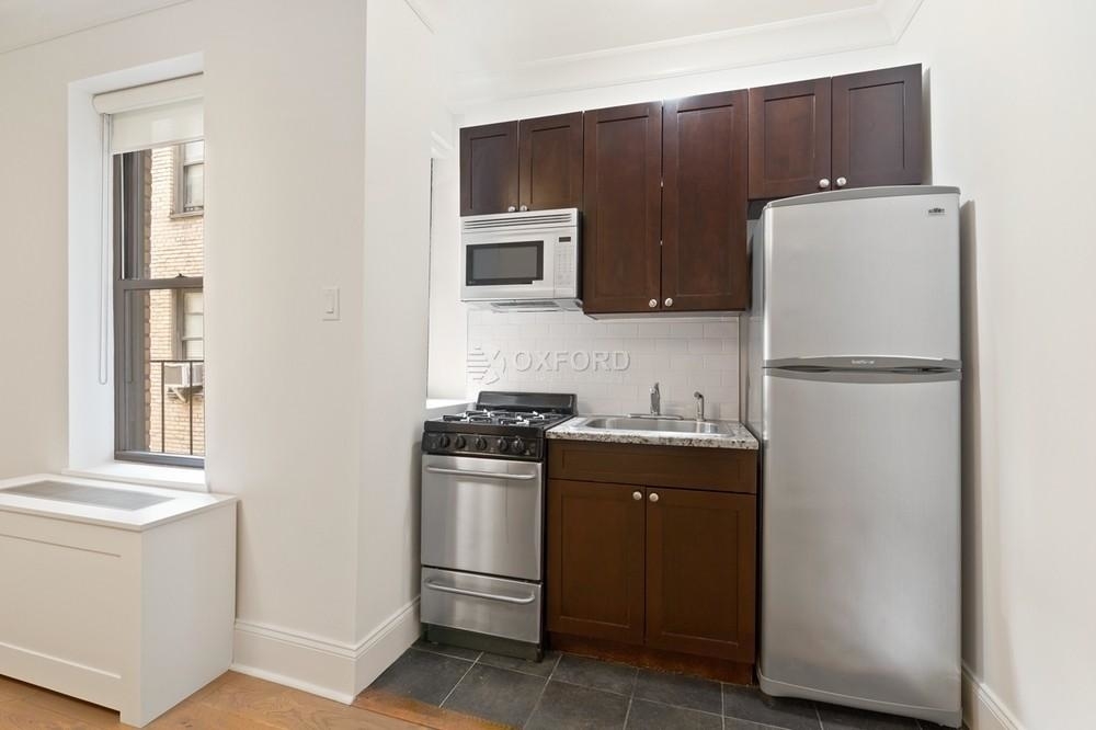 225 West 23rd Street - Photo 5