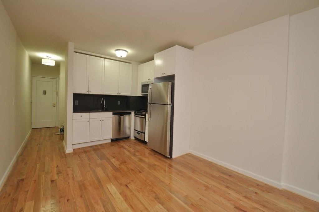 426 West 49th St - Photo 1