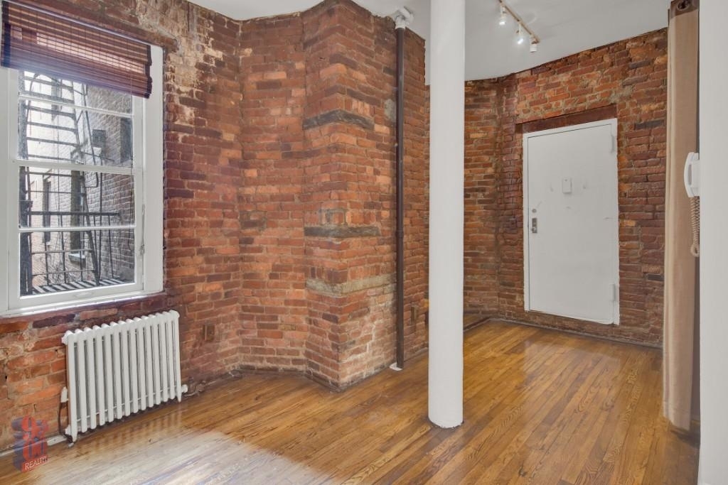 57 Thompson Street - Photo 1