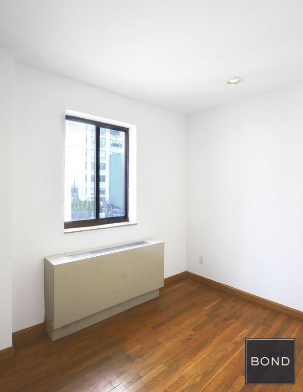 370 West 30th Street - Photo 8