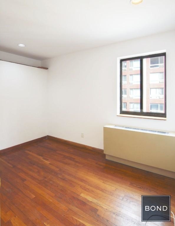 370 West 30th Street - Photo 6