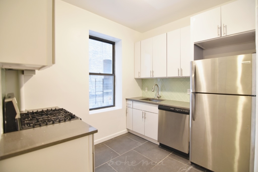 513 W 134th - Photo 3