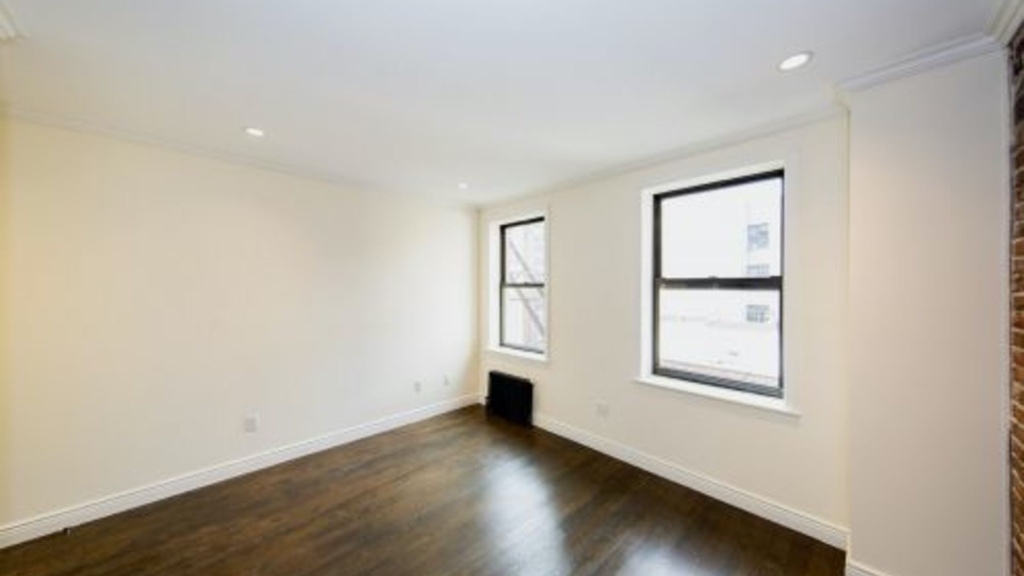 27 Avenue C - Photo 4