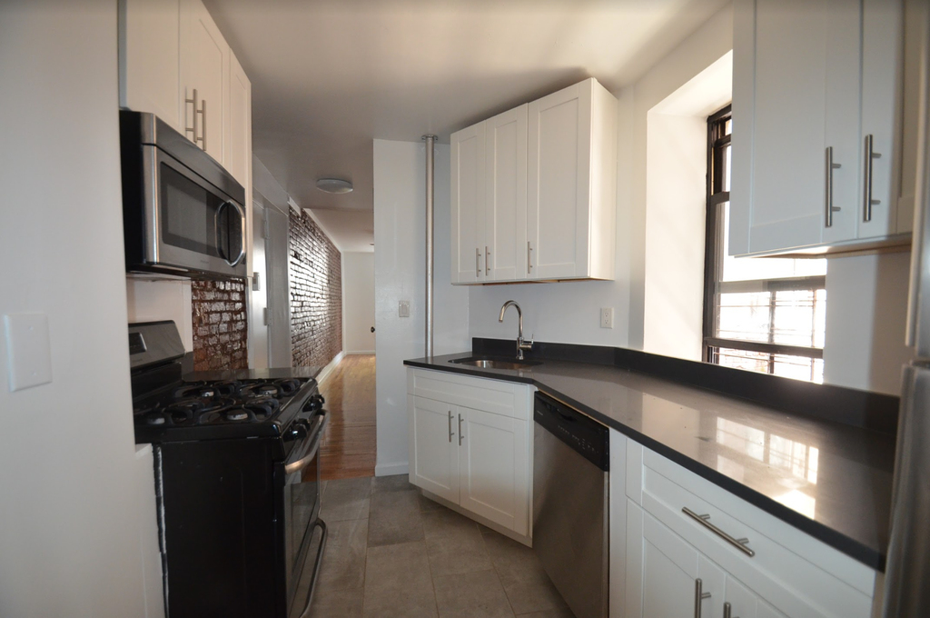 W 136 & Amsterdam Ave. - Photo 1