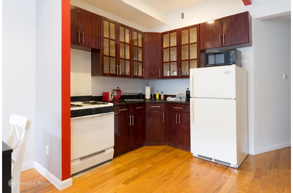 146 West 136th St - Photo 5