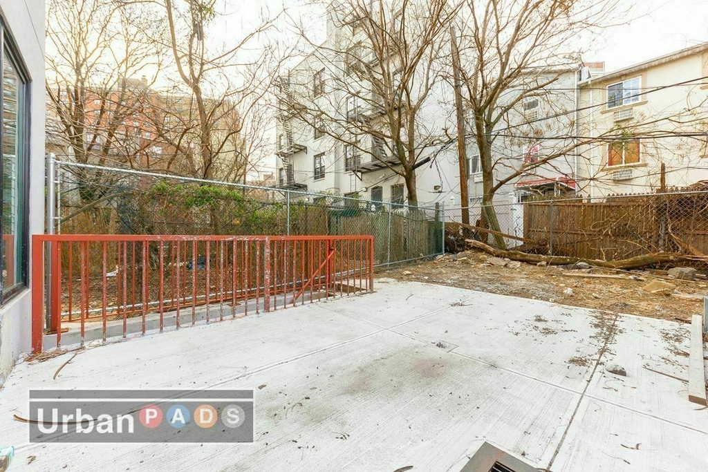 473 Kosciuszko Street - Photo 8