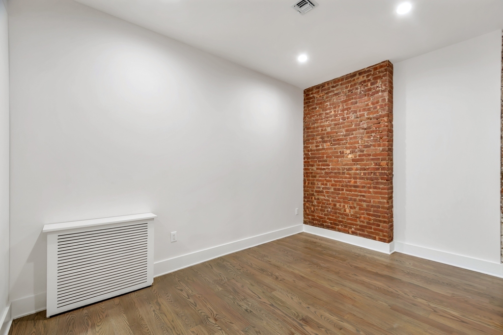 Madison Avenue - Photo 4