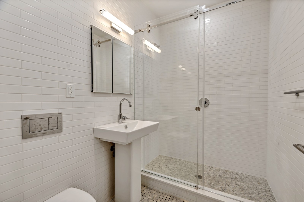 Madison Avenue - Photo 5