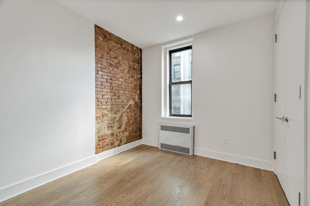 Madison Avenue - Photo 2