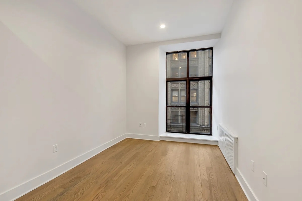 Madison Avenue - Photo 3