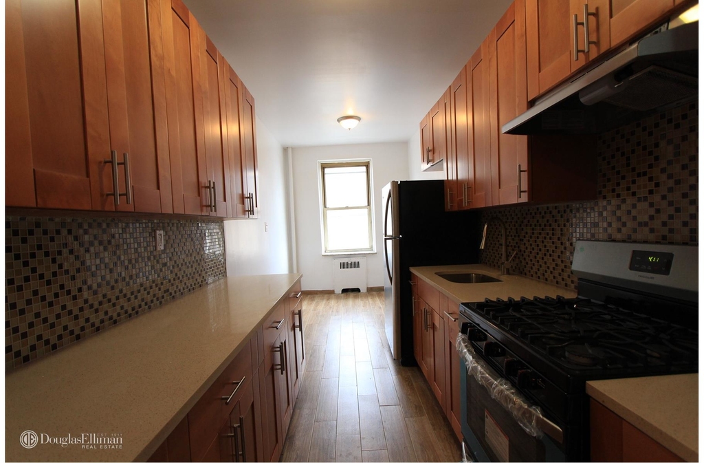 8502 Ft Hamilton Pkwy - Photo 2