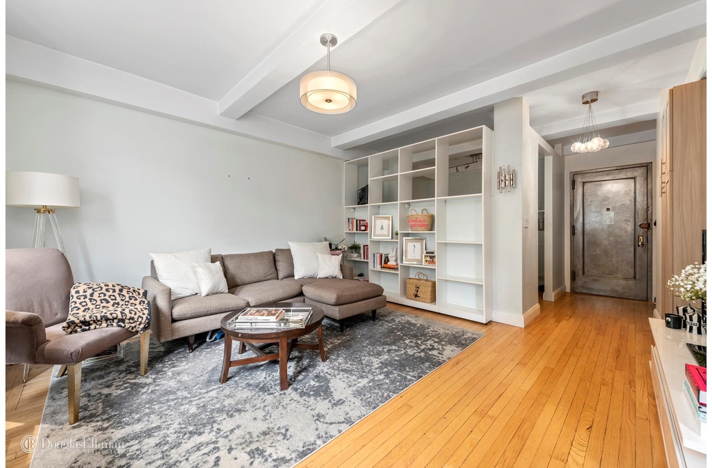 405 West 23rd St - Photo 2